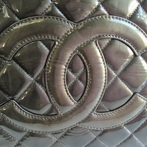 Chanel GST Patent Grey handbag - Picture 4 of 16